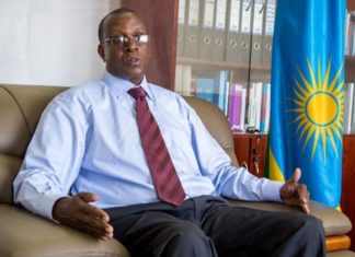 Des opposants rwandais en France dénoncent la venue du ministre Jean Damascène Bizimana