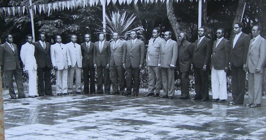 Perezida Habyalimana na bamwe mu bari bagize Guverinoma u ntangiriro z'imyaka ya 1980