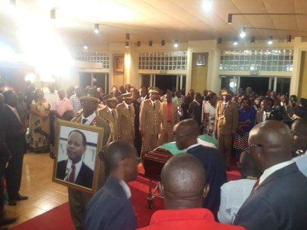 N'ukuri ni mureke Abarundi batwigishe uburyo abantu bubahiriza abagize uruhare mukubayobora!