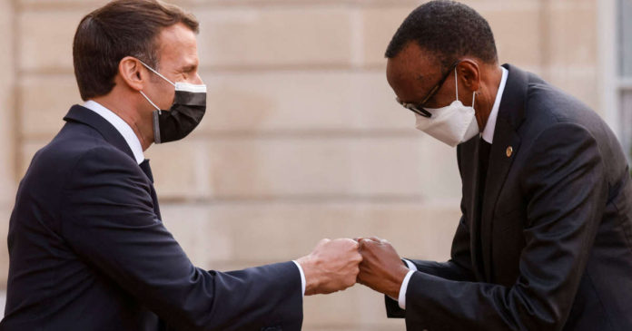 macron kaga